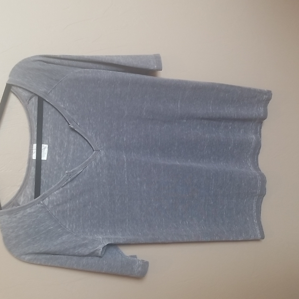 NWOT EXIST V Neck Burnout Top M